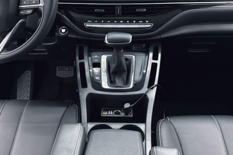 Used GAC Trumpchi M6 2021 270T DCT Luxury Edition (7 Seats) Interior 4