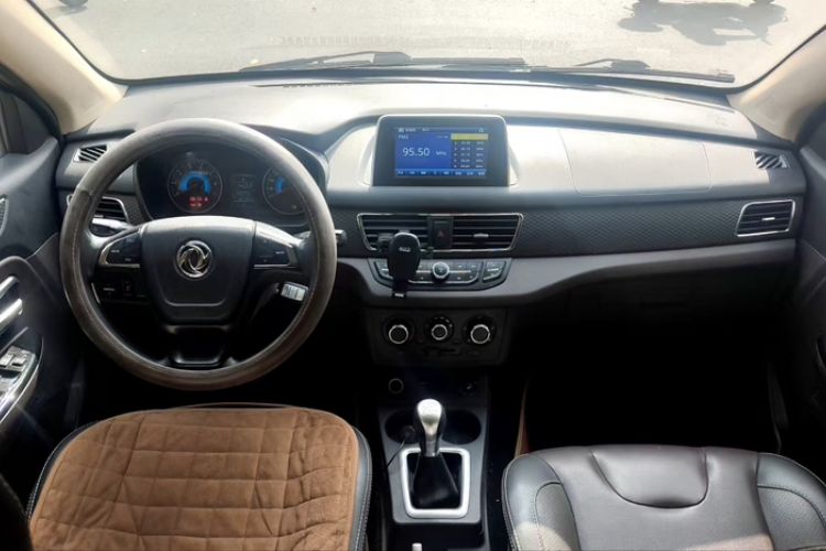 Used Dongfeng Fengon 330 2019 1.5L 330S Manual Comfort Version China VI Standard