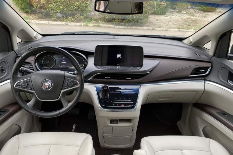 Used Buick GL8 2021 Land Cruiser Executive Class 652T Luxury Model