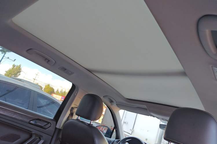 Used Volkswagen Tiguan L 2018 330TSI Automatic Two-Wheel Drive Luxury Edition