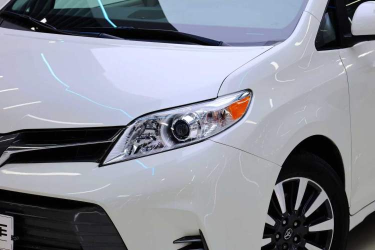 Used Toyota SIENNA  Exterior 8