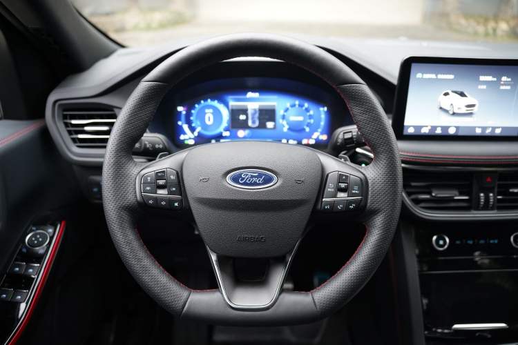 Used Ford Escape 2023 EcoBoost 245 Four-Wheel Drive ST-LINE Pro Trim