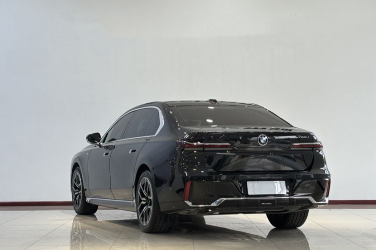Used BMW 7 Series 2023 735Li M Sport Package Exterior 1