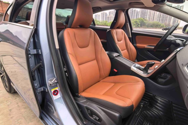 Used Volvo S60 2018 S60L T4 Smart & Ambitious Edition
