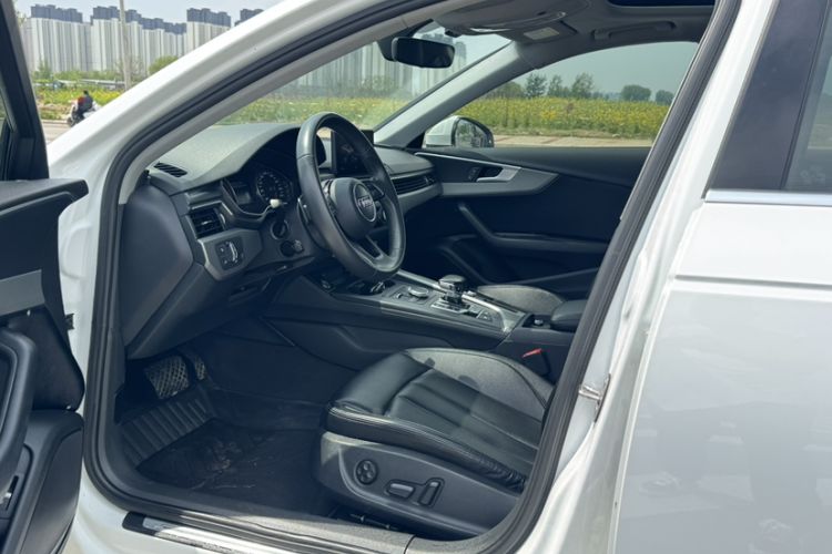 Used Audi A4L 2018 30th Anniversary Edition 40 TFSI Trendy Model Interior 3