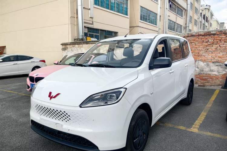 Used Wuling Hongguang New Energy 2025 Extended-Range Hybrid 50KM Comfort Version Exterior 5