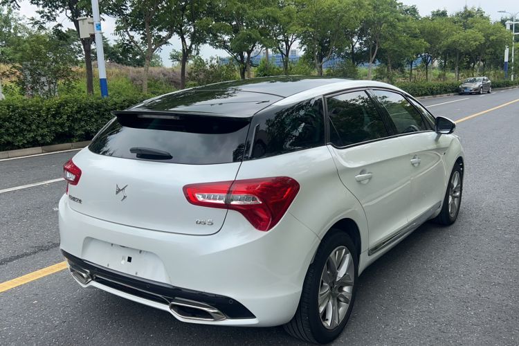 Used DS 5 2015 1.6T Luxury Edition THP160