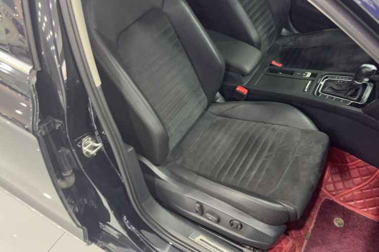 Used Volkswagen Magotan 2017 330TSI DSG Luxury Model Right Front Seat