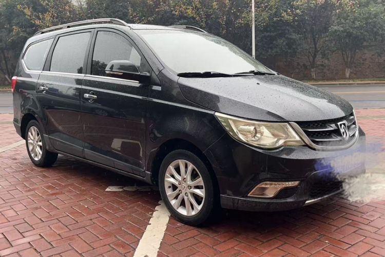 Used Baojun 730 2014 1.5L manual Comfort ESP version 7 seats
