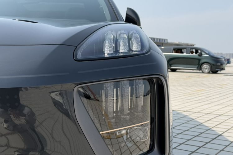 Used Hyptec HL 2025 700 Ultra Six-Seater All-Wheel-Drive LiDAR Version