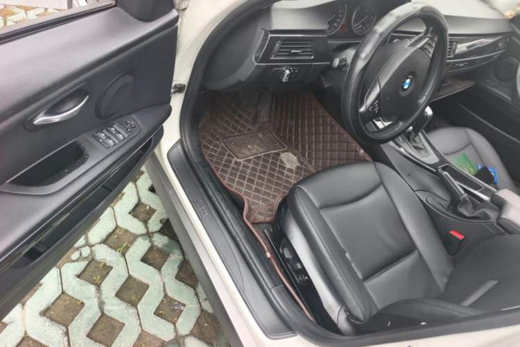 Used BMW 3 Series 2012 318i Leading Model
