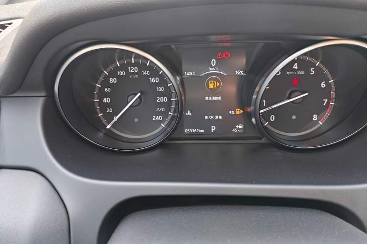 Used Land Rover Discovery Sport 2017 2.0T SE
