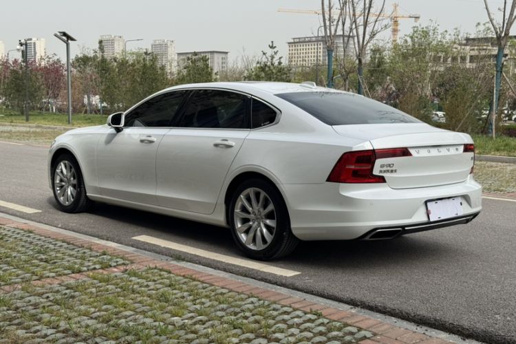 Used Volvo S90 2017 T5 Zhiyuan Edition

