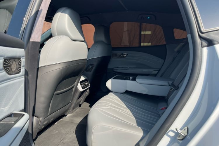 Used Geely Galaxy E8 2025 700 km Long-Range Intelligent Driving Version Interior 1