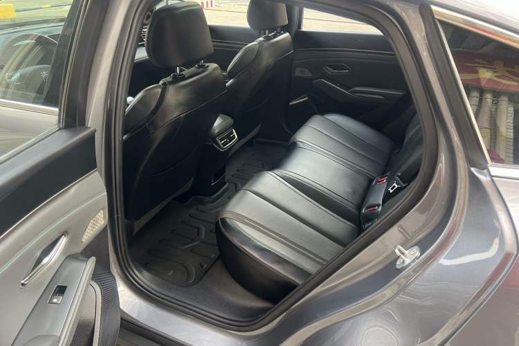 Used BYD Qin L 2025 DM-i Smart Drive 120KM Leading Model Interior 5