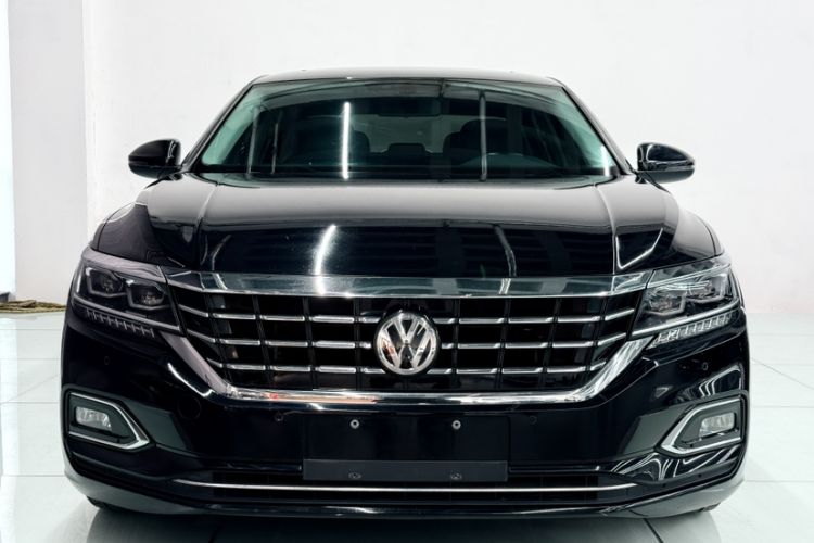 Used Volkswagen Passat 2019 330TSI Luxury Edition China VI Standard
