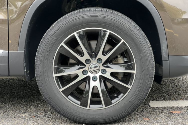 Used Volkswagen Tiguan 2015 1.8TSI Automatic Two-Wheel Drive Luxury Model Exterior 5