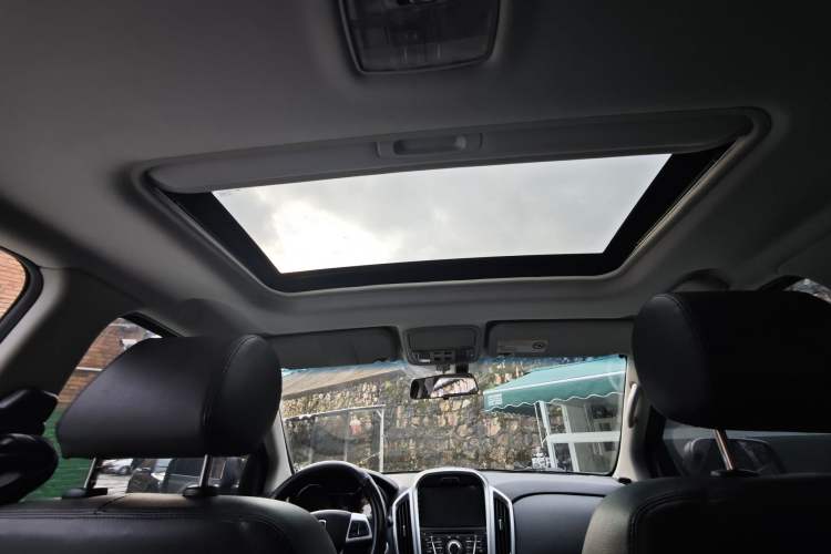 Used JMC Yusheng S350 2013 2.4T Automatic 2WD Diesel Ultra-Luxury 5-Seater