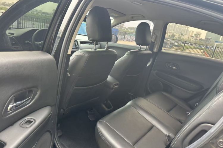 Used Honda Vezel 2017 1.5L CVT 2WD Comfort Model Interior 2