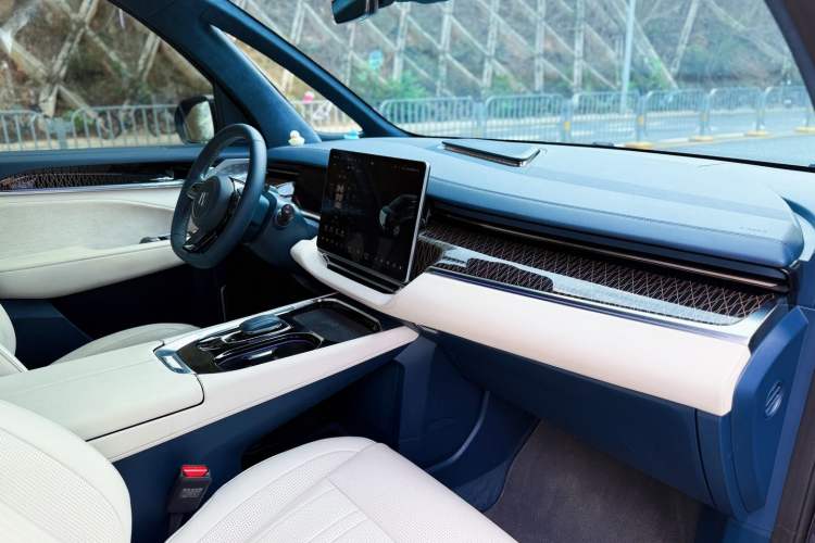 Used Zeekr 009 2022 WE Edition Interior 3