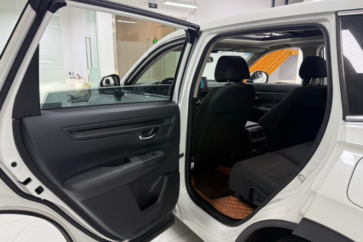 Used Honda CR-V 2023 240TURBO Two-Wheel Drive Active Version 5 Seats Interior 5