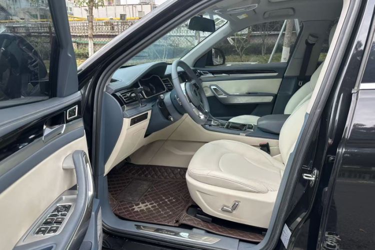 Used Zotye Domy X7 2018 2.0T Automatic Prestige Edition Interior 3