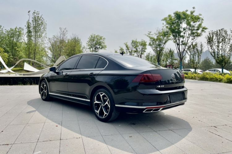 Used Volkswagen Magotan 2023 2 Million Units Commemorative Edition 330TSI DSG Luxury Version Exterior 3