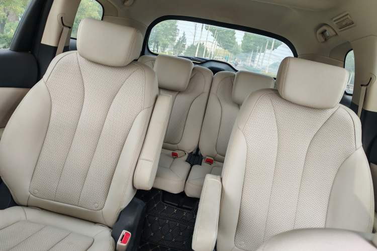 Used BYD Song MAX New Energy 2019 DM 1.5T Smart Connect Zhiyao Model 6-Seater China V Emission Standard
