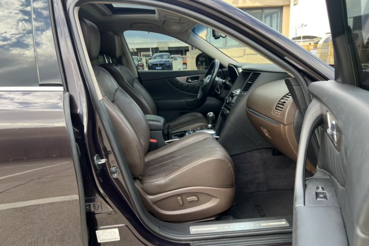 Used Infiniti QX70 2013 3.7L Standard Edition