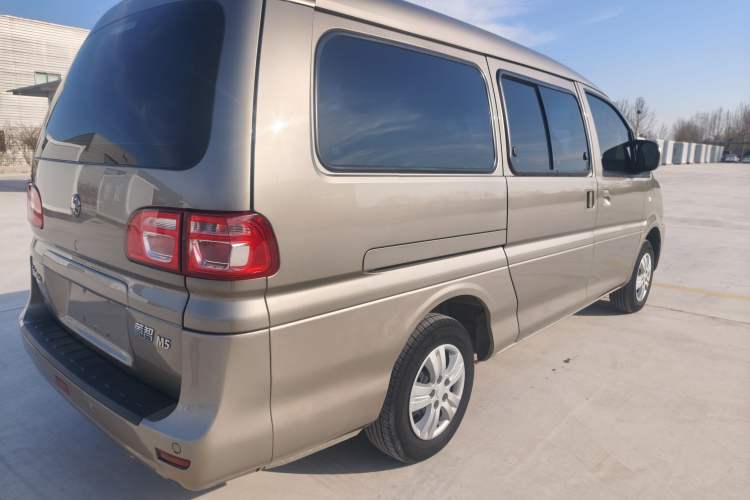 Used FORTHING Lingzhi 2022 Striving Version M5L 1.6L Base Model 9-Seater