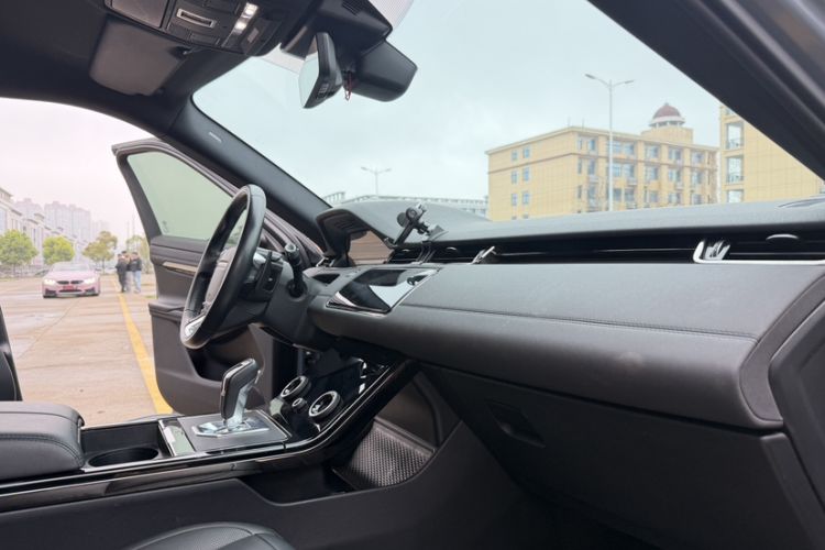 Used Land Rover Range Rover Evoque 2020 249 PS R-DYNAMIC SE Sport Technology Edition