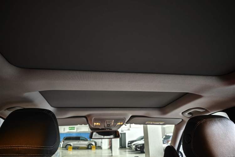 Used Mercedes-Benz M-Class 2014 ML 400 4MATIC Luxury Model Headliner