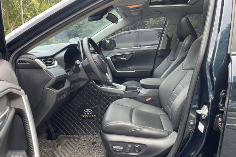 Used Toyota Wildlander 2022 2.0L CVT Two-Wheel Drive Luxury PLUS Edition