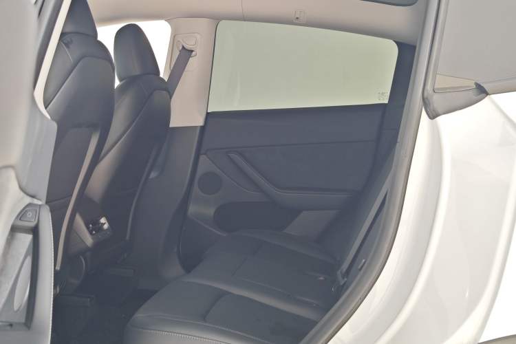 Used Tesla Model Y 2024 Rear-Wheel-Drive Version Interior 7