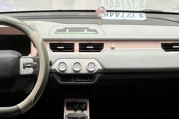 Used Chery New Energy QQ Ice Cream 2022 170km Sundae Phosphate Lithium-Ion