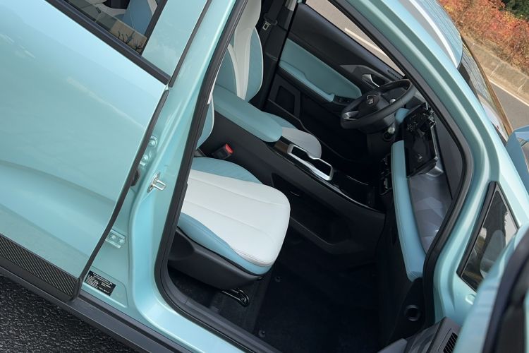 Used Geometry E Firefly 2024 301km Starlight
