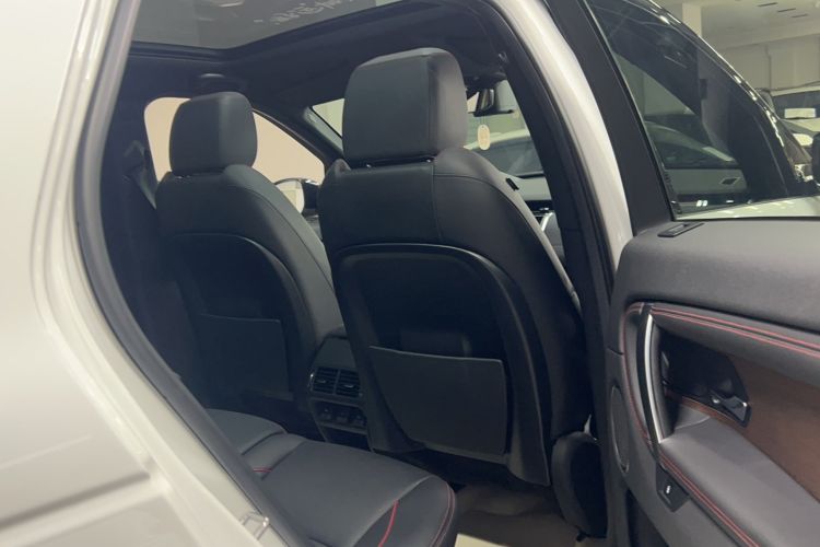 Used Land Rover Discovery Sport 2020 249 PS R-Dynamic Performance Edition Interior 3