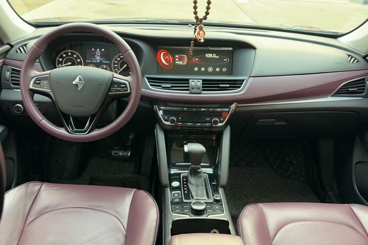 Used BORGWARD BX7 2016 28T Two-Wheel Drive Luxury Version 6 Seats Interior 5