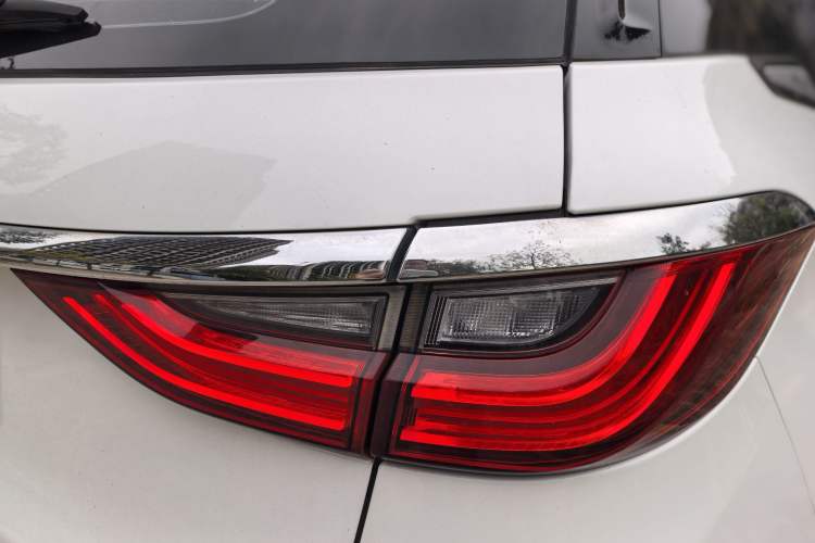 Used BYD Song MAX 2018 1.5T Automatic Smart Connect Elite Model with 6 Seats