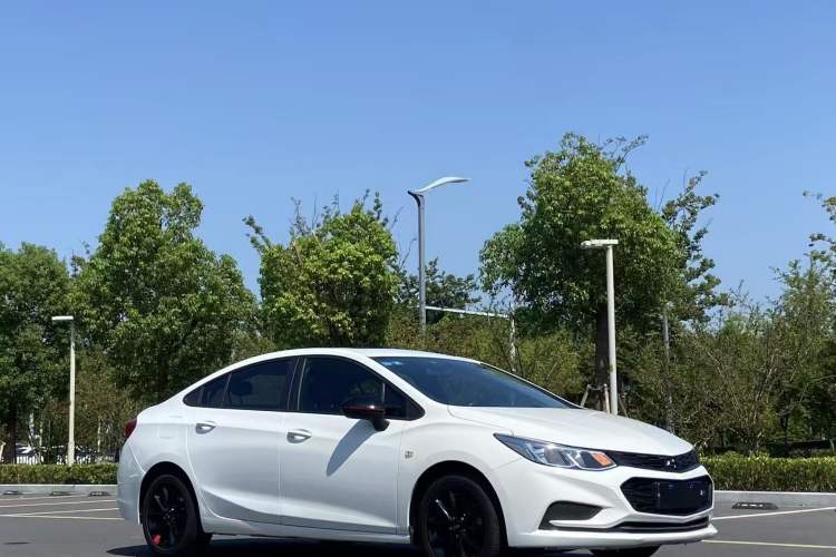 Used Chevrolet Cruze 2018 320 Automatic Pioneer Sunroof Edition