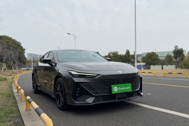 Used Changan UNI-V 2022 1.5T Prestige Version