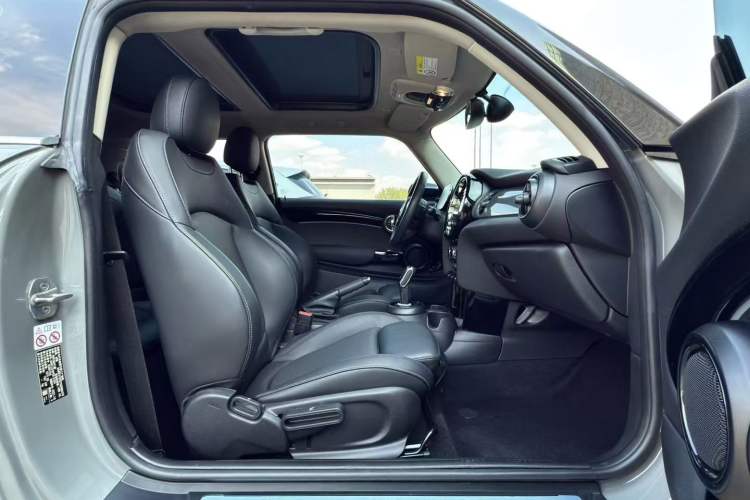 Used MINI MINI 2022 Updated 1.5T COOPER Classic Edition