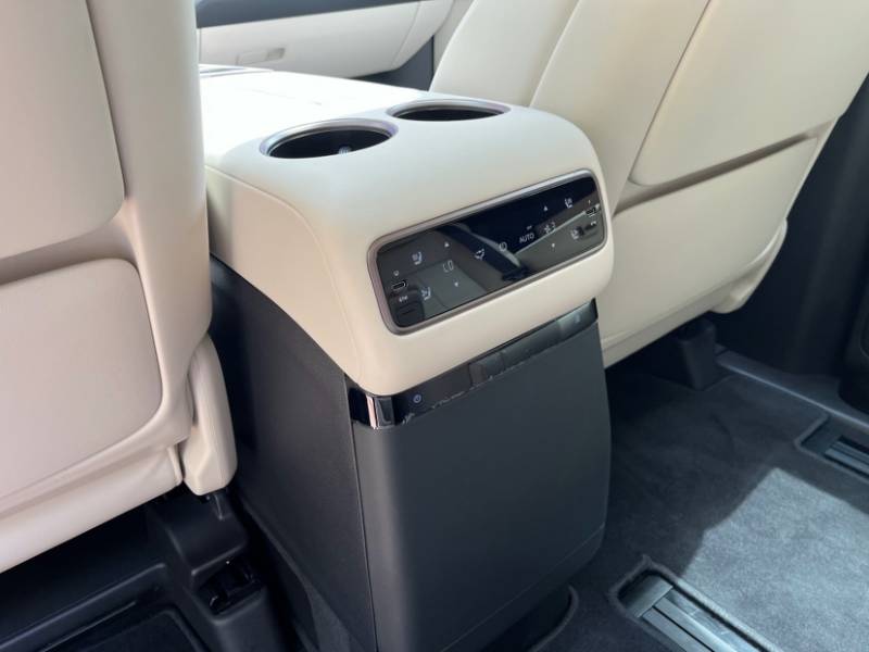 Used Li Auto MEGA 2025 Home Family Special Edition — 37