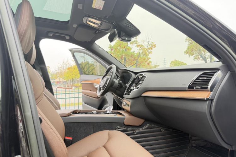 Used Volvo XC90 2023 B6 Zhiyi Luxury Edition 7-Seater
