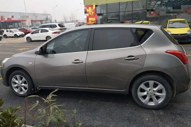 Used Nissan Tiida 2011 1.6L Manual Comfort Edition