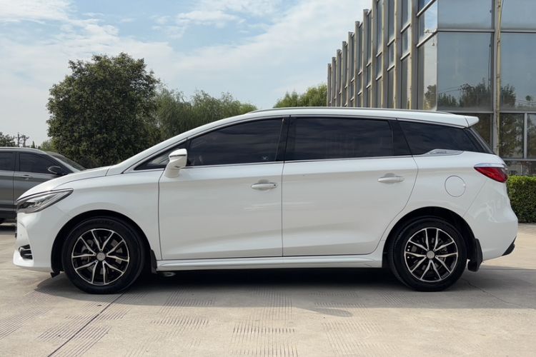 Used BYD Song MAX 2017 1.5T Automatic Smart Connect Elite 7-Seater
