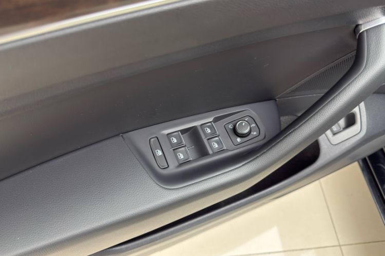 Used Volkswagen Magotan 2019 330TSI DSG Luxury Version China VI Standard
