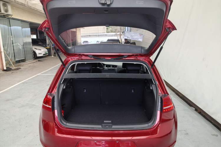 Used Volkswagen Golf 2015 1.6L Automatic Comfort Model
