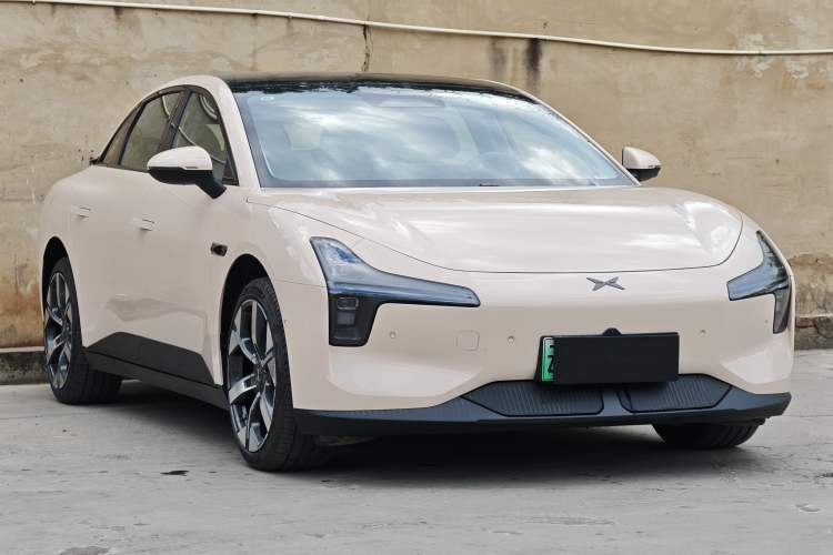 Used XPeng MONA M03 2024 620 with Ultra-Long Range Exterior 2
