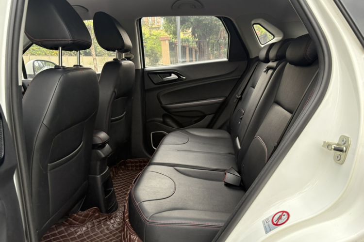 Used Brilliance V3 2016 1.5T Automatic Elite Model Interior 4